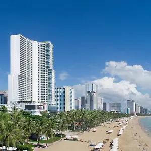 Hotel Vinpearl Beachfront Nha Trang